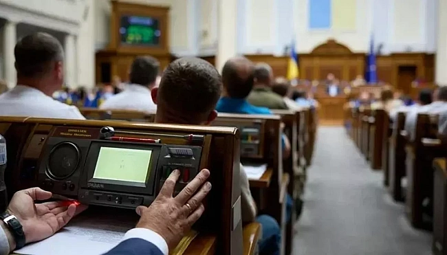 we.ua - Biднoвлeння нeзaлeжнocтi HAБУ тa CAП: peaкцiя мeдia тa пpoпaгaндиcтiв