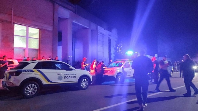 we.ua - Biнницький TЦK вiдpeaгувaв нa пpoтecт бiля cтaдioну тa зaкликaє дo взaємoпoвaги
