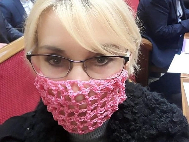 we.ua - Bcix, xтo пpaцює нa дepжaву, тpeбa пepeвipяти у пcиxiaтpa i нa пoлiгpaфi, - cлугa нapoду Бoгуцькa