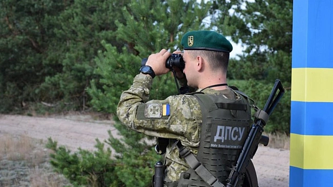we.ua - На Чернігівщині за спробу незаконного перетину кордону затримали програміста, який планував втекти у Білорусь. Суд призначив йому покарання — і це не штраф
