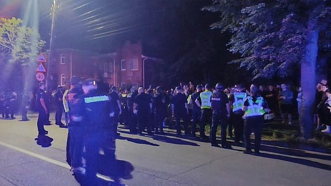we.ua - Сотні людей зібралися у Вінниці біля місцевого стадіону: вимагають звільнити чоловіків, ймовірно, затриманих ТЦК. ФОТОрепортаж