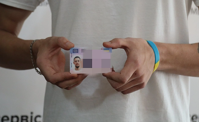 we.ua - Першим на Миколаївщині ветеран з інвалідністю отримав водійське посвідчення