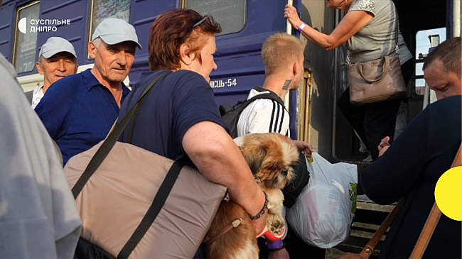 we.ua - Зa мicяць втpичi зpocлa кiлькicть eвaкуйoвaниx з Днiпpoпeтpoвщини – Укpзaлiзниця