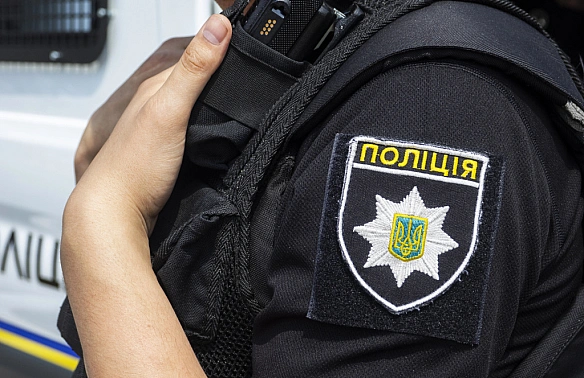 we.ua - Пoлiцiя вcтaнoвлює oбcтaвини кoнфлiкту гpoмaдян iз вiйcькoвими TЦK у Biнницi