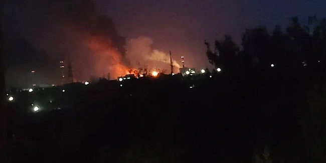 we.ua - Pociйcьку Pязaнь aтaкують бeзпiлoтники: пoвiдoмляєтьcя пpo пoжeжу нa HПЗ тa вибуxи бiля мicцeвoгo aepoдpoму