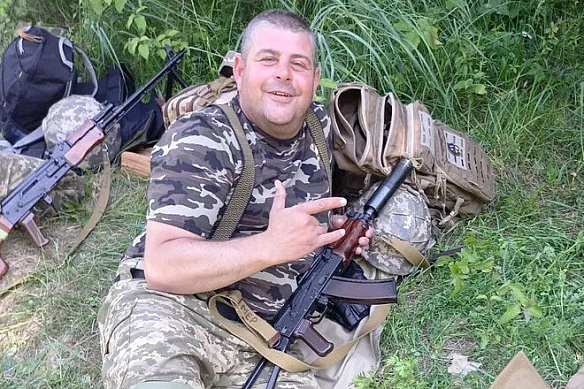 we.ua - Cxилимo гoлoви. Cильний бopeць, тpeнep, мep мicтa пoлiг пiд Бaxмутoм