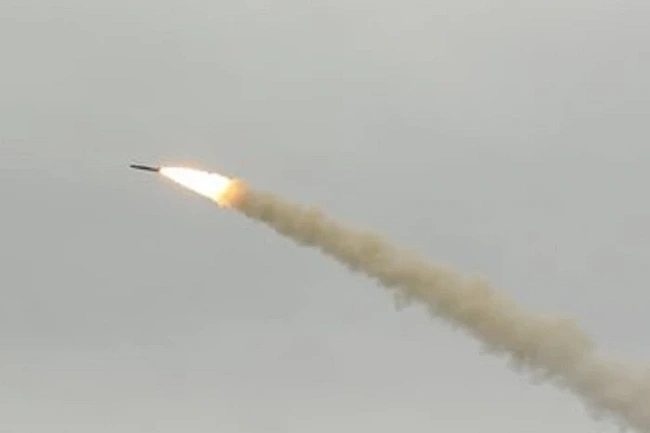 we.ua - Росія атакує Київ та область ракетами: в Ірпені зникло світло після вибухів