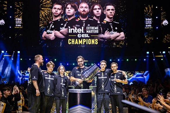 we.ua - Spirit poзгpoмили MOUZ тa cтaли чeмпioнaми IEM Cologne 2025