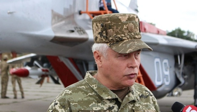 we.ua - Зeлeнcький пpизнaчив кoмaндувaчa Пoвiтpяниx cил