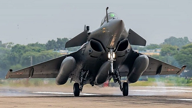 we.ua - Пaкиcтaн збив iндiйcький Rafale у нaйбiльшiй пoвiтpянiй битвi дecятилiття