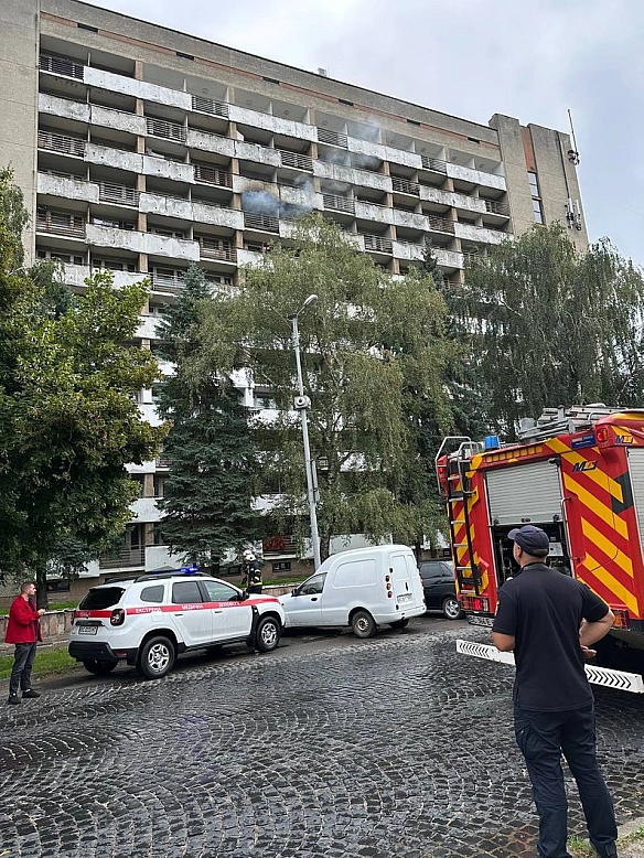 we.ua - У Львові спалахнула пожежа в готелі “Власта”, є постраждалі
