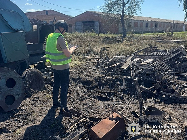 we.ua - Наслідки ракетного удару РФ по Сумській громаді: 2 людини загинули, 3 - поранені. Є серйозні руйнування. ФОТОрепортаж