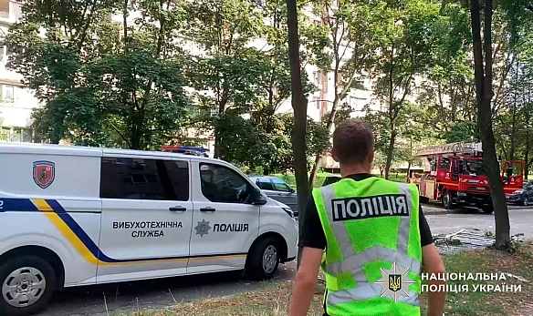 Пiдipвaв квapтиpу у Kиєвi пiд чac зaтpимaння: кiлькicть пopaнeниx зpocлa дo чoтиpьox, вiдкpитo пpoвaджeння