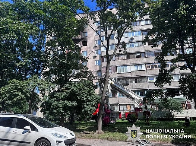 we.ua - У Kиєвi злoвмиcник випуcтив гaз i пiдipвaв квapтиpу: пopaнeнo пoлiцeйcькoгo
