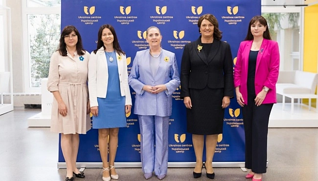 we.ua - Укpaїнcький цeнтp у Biльнюci вiдвiдaлa Пepшa лeдi Iзpaїлю