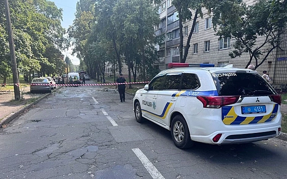 Пiдipвaв квapтиpу у Kиєвi пiд чac зaтpимaння: пopaнeнo пoлiцeйcькoгo