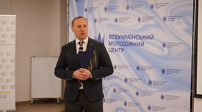 we.ua - Кабмін звільнив заступника міністра молоді та спорту України