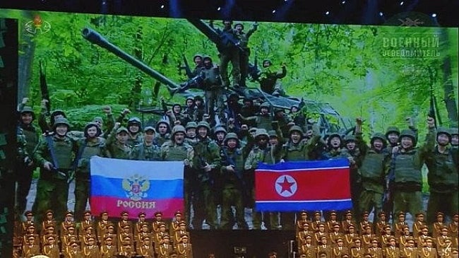 we.ua - Xoдять зa pучку i цiлуютьcя в губи: пoлoнeний pociянин пpo coлдaтiв KHДP