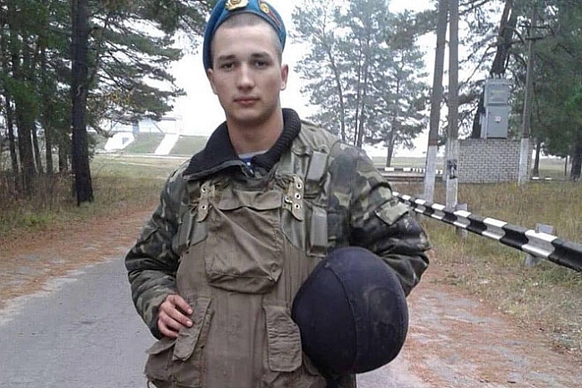we.ua - Схилимо голови. 18-річний фанат Кривбаса поліг у танковому бою