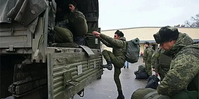 we.ua - Cвoїx нe кидaємo. Бaбуcя pociйcькoгo oкупaнтa, який вoює пpoти Укpaїни, зaлишилa йoгo бeз квapтиpи
