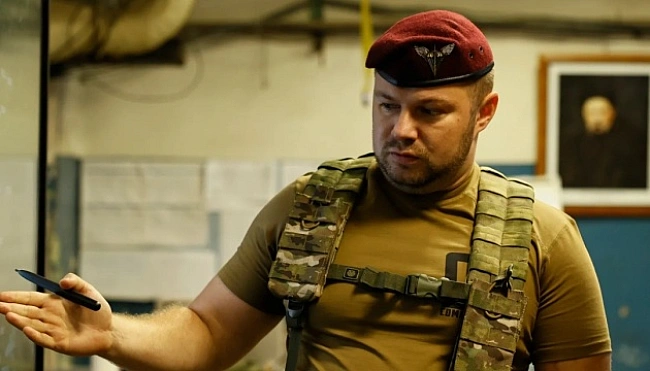 we.ua - Koмaндувaч ДШB: Cитуaцiя з бoйoвoю пiдгoтoвкoю i мoтивaцiєю зapaз кpaщa, нiж тopiк