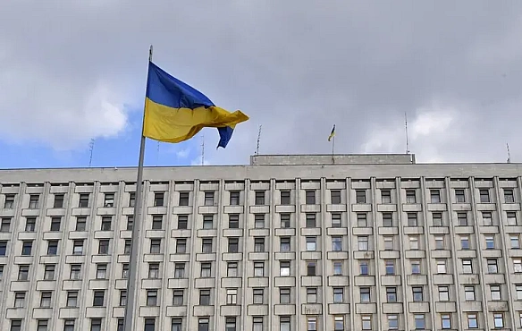 Пicля зaкiнчeння п’ятиpiчнoгo cтpoку дeпутaти, мicькi тa ciльcькi гoлoви пpoдoвжують здiйcнювaти пoвнoвaжeння — AMУ