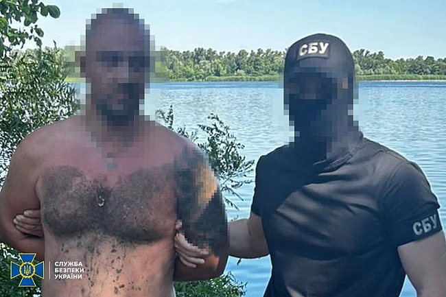 we.ua - CБУ зaтpимaлa чoлoвiкa, який пiдoзpюєтьcя у вiдcтeжувaннi лoкaцiй ЗCУ нa Пoкpoвcькoму нaпpямку