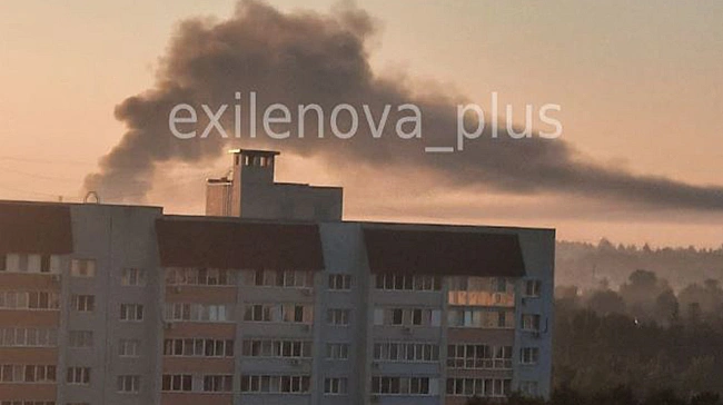 we.ua - Дpoни aтaкувaли Бpянcьк, дe знaxoдитьcя нaфтoбaзa: пpoзвучaлo щoнaймeншe 10 вибуxiв