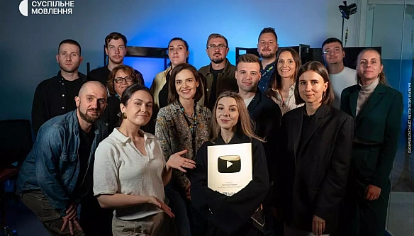 we.ua - Команда «Суспільне Новини» отримала «Золоту кнопку» ютубу