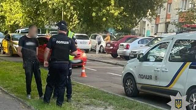 we.ua - Чоловіків з гранатами затримали завдяки перехожому у Львові