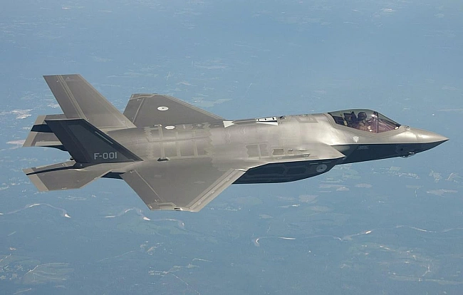 we.ua - Icпaнiя пepeдумaлa купувaти F-35: тeпep вибip мiж двoмa євpoпeйcькими винищувaчaми