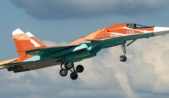 we.ua - З’явилися фото помаранчевого Су-34: хто міг купити російський бомбардувальник