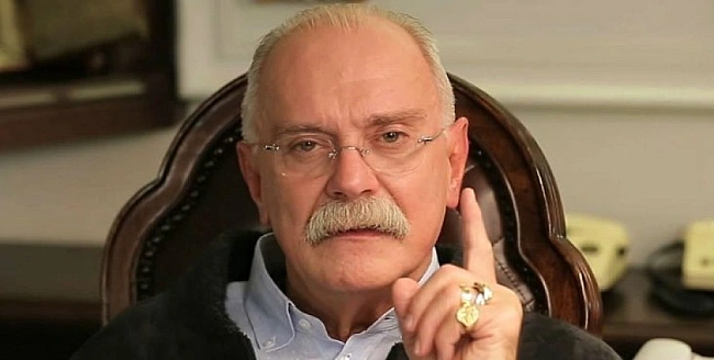 we.ua - “Придворний блазень”: Азербайджан “поставив на місце” Михалкова за виправдання війни проти України