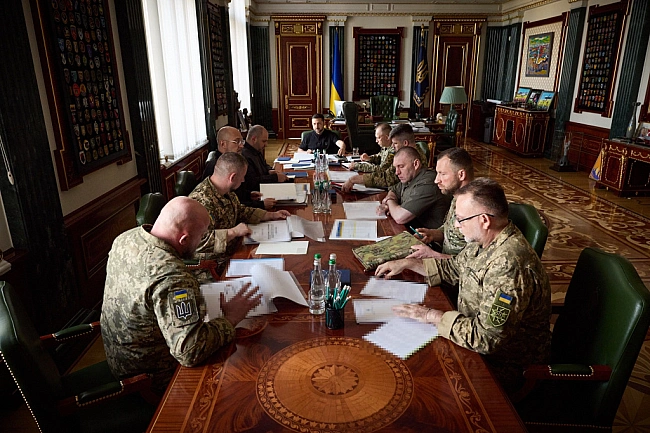 we.ua - Зеленський провів нараду з військовим керівництвом та правоохоронцями: визначив пріоритетні цілі