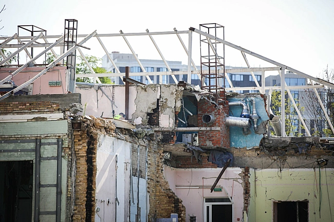 we.ua - До Києва вперше з початку війни прибула міністерка закордонних справ Румунії: вона побувала в “Охматдиті”