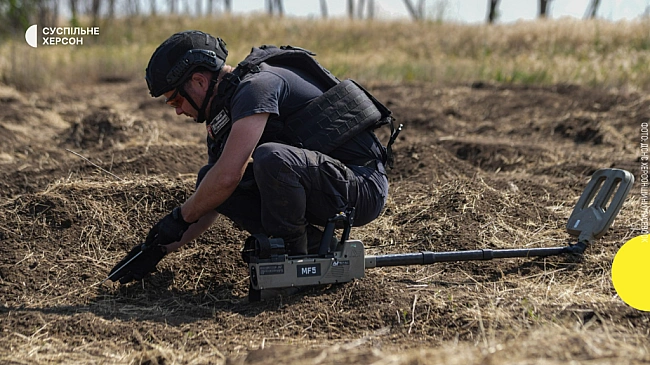 we.ua - Розмінування Херсонщини. За тиждень сапери очистили від вибухівки майже 1200 гектарів