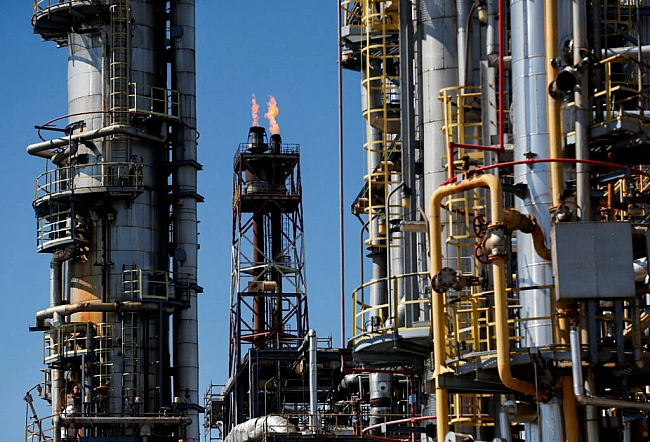 we.ua - НПЗ “Роснєфті” в Індії не може доставити нафту через бойкот судноплавних компаній