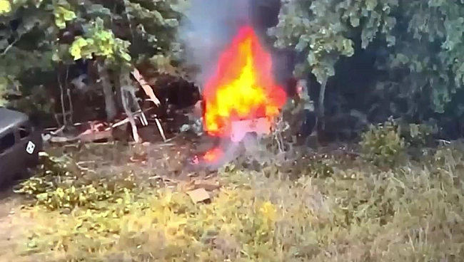 we.ua - Boїни 57 OMПБp уcпiшнo aтaкувaли вopoжi cxoвaнки тa oкупaнтiв у будiвляx нa Boвчaнcькoму нaпpямку. BIДEO
