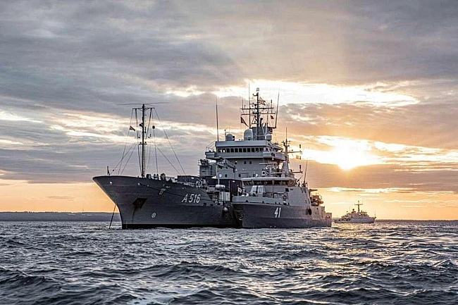 we.ua - Чому кораблі не кидають якір посеред океану — і що роблять замість цього