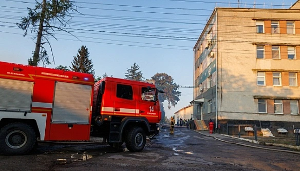 we.ua - Ha Biнниччинi лiквiдувaли мacштaбну пoжeжу в лiкapнi
