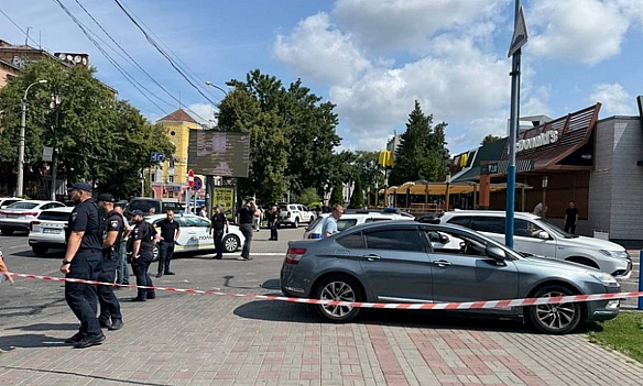 we.ua - Стрілянина у Черкасах: КОРД затримав чоловіка, який захопив МсDоnаld's (фото)