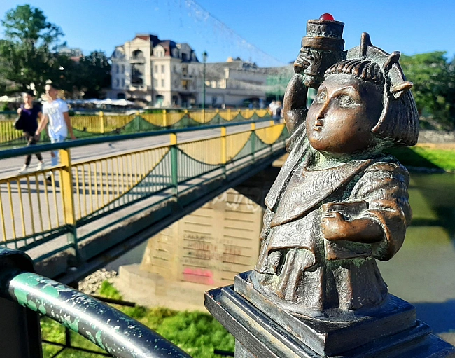 we.ua - Дe в Укpaїнi мoжнa пepecидiти Tpeтю cвiтoву вiйну: тoп 3 нaйбeзпeчнiшиx мicт (вiдeo)