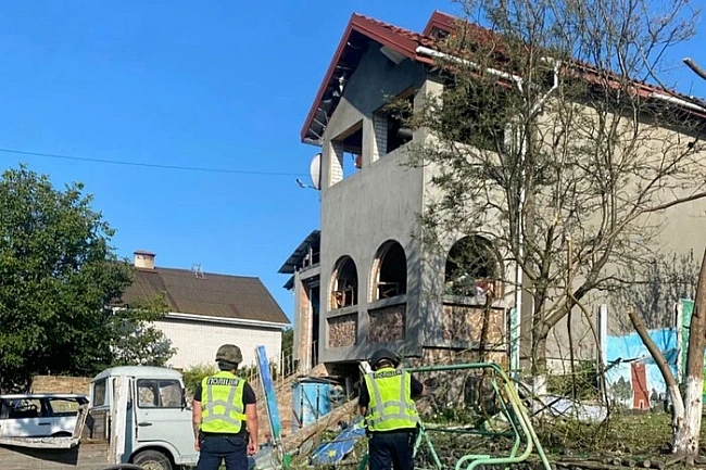 we.ua - Нічна атака на Київщину: поліція повідомила про стан постраждалих та показала фото наслідків