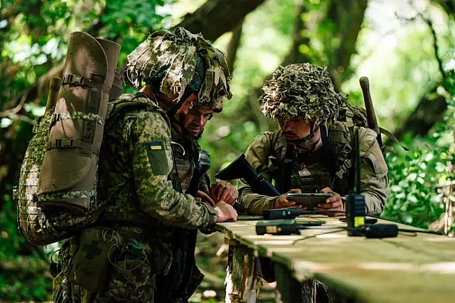 we.ua - Зеленський привітав воїнів військ звʼязку із професійним святом