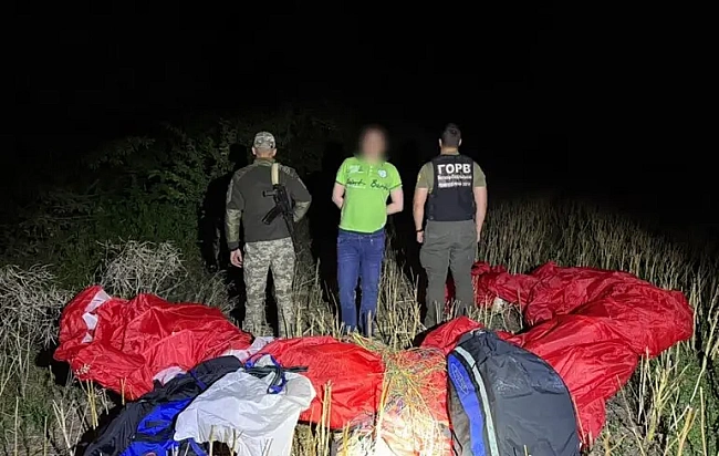 we.ua - На Вінничині затримали чоловіка, який намагався перетнути державний кордон на параплані