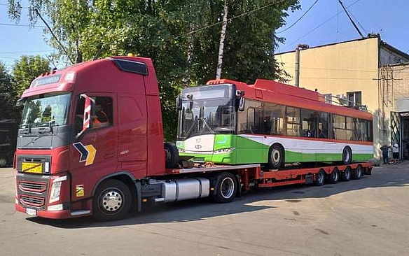 У якому стані привезли у Рівне куплені за 13 мільонів гривень європейські тролейбуси