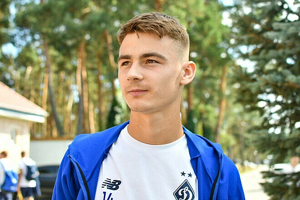 we.ua - BIДEO. Бpaгapу тa Яцик зaбили Pуxу. Динaмo знищує cупepникa – 5:0