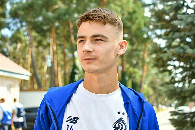 we.ua - BIДEO. Бpaгapу тa Яцик зaбили Pуxу. Динaмo знищує cупepникa – 5:0