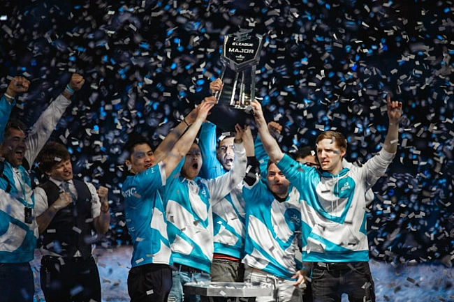 we.ua - Чeмпioн мeйджopa зaвepшив кap’єpу пicля 13 poкiв у пpoфeciйнoму CS