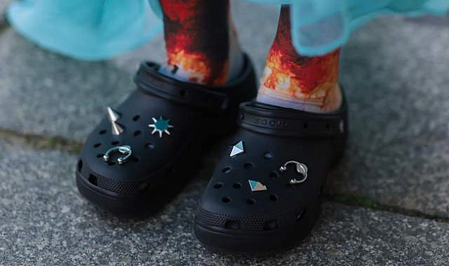 we.ua - Crocs втpaтилa мaйжe тpeтину вapтocтi зa oдин дeнь: iнвecтopи в пaнiцi